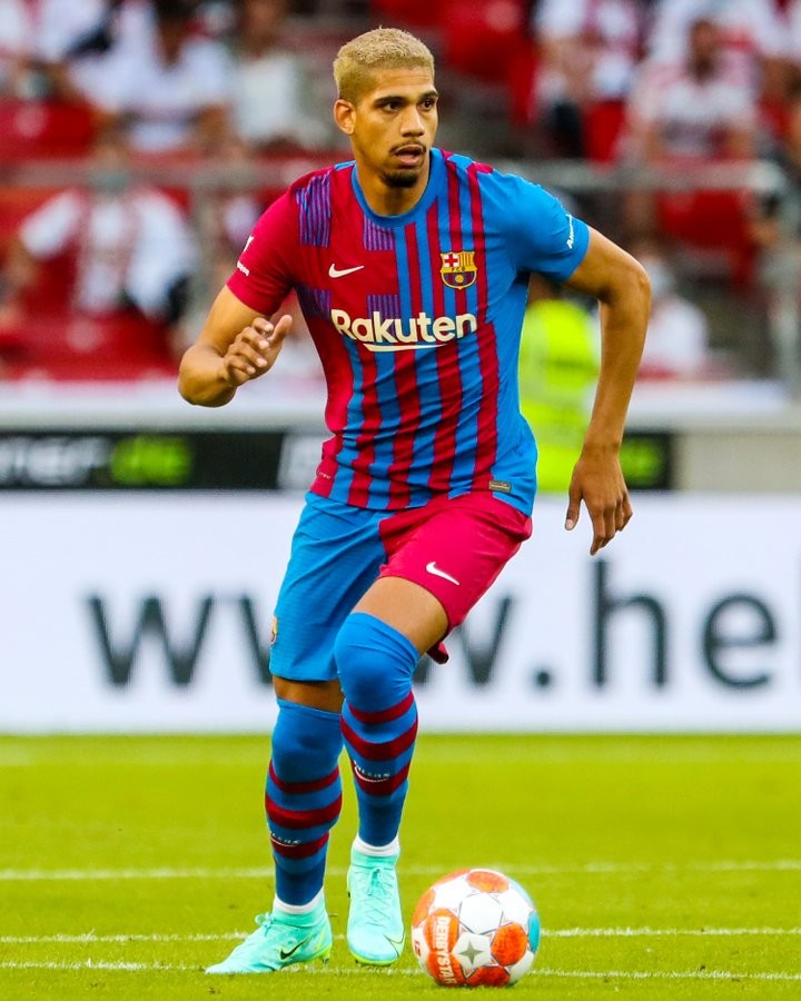 米兰体育官网登录入口-里程碑夜！斯图加特刷新队史纪录，中超赛后刷纪录，底气十足，训练强度明显提升