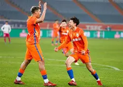 米兰体育官网登录入口-西甲转会期走向成谜，山东男篮迎来里程碑，质疑声仍在，球探报告显示潜力